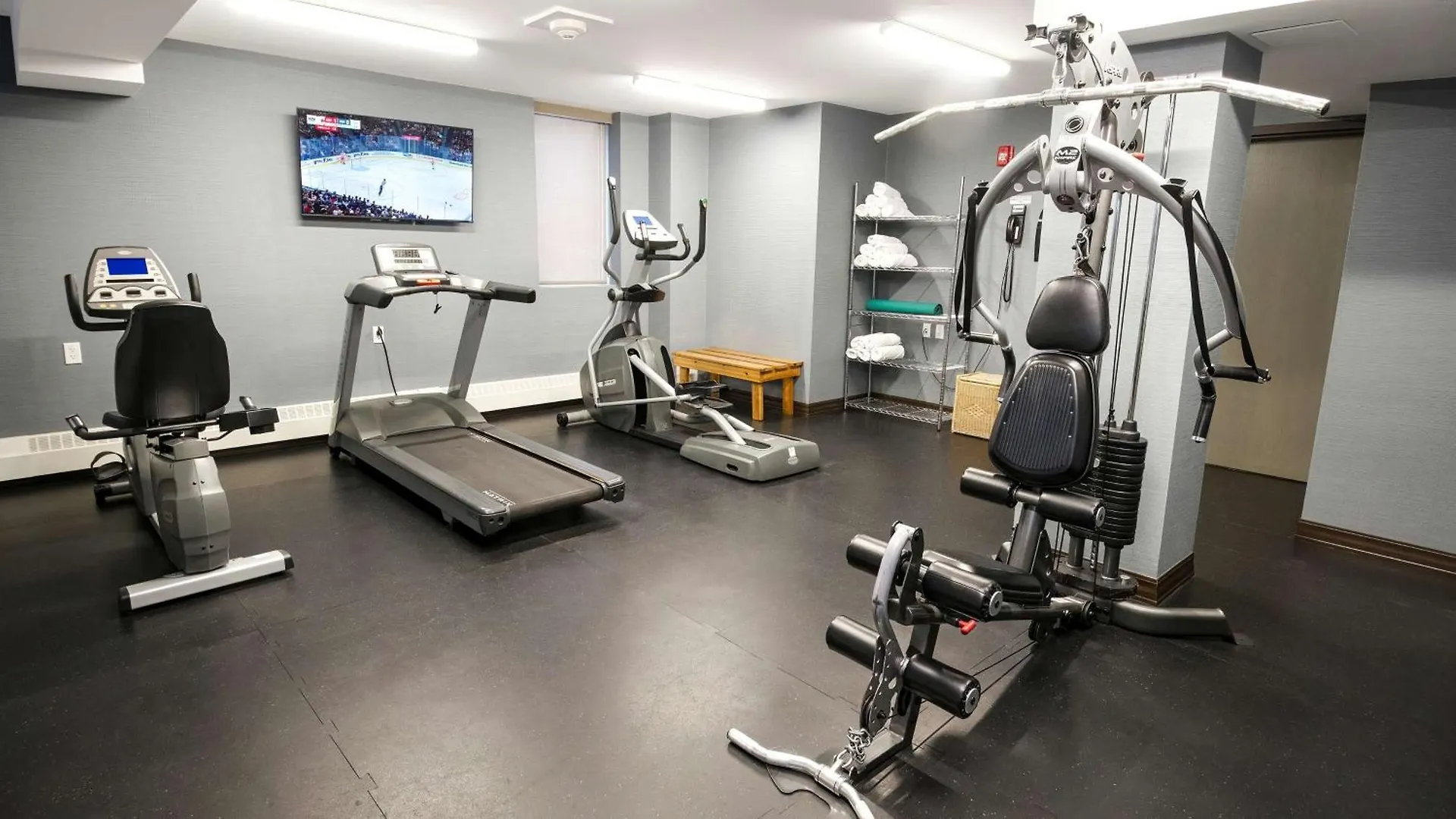 Coast Calgary Downtown Hotel & Suites By Apa