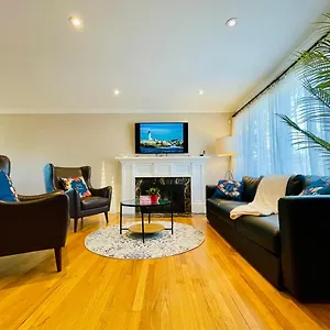 Spacious 3 Bedroom With Parking , Halifax Canada